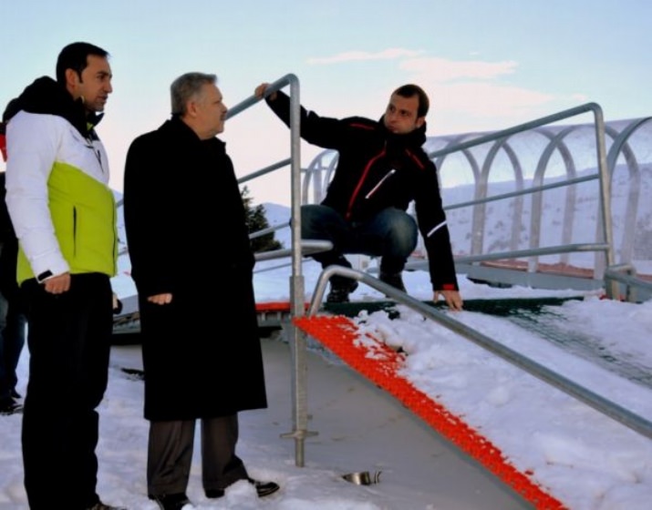 Ergan Dağı Kayak Merkezi Tüm Kayak Severlerin ve Ziyaretçilerinin Akınına Uğruyor